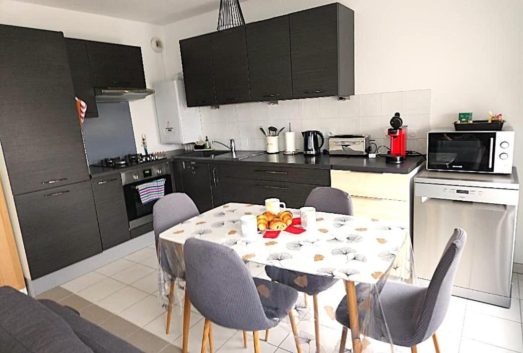 Superbe Appartement ,Proche De Paris, Dans Residence Privee , Ideal Familles, Parking Et Wifi Gratuits! ! ! Vitry-sur-Seine Eksteriør bilde